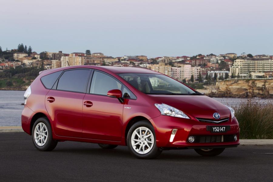  Toyota Prius V 2011 года  (фото 205 из 208)